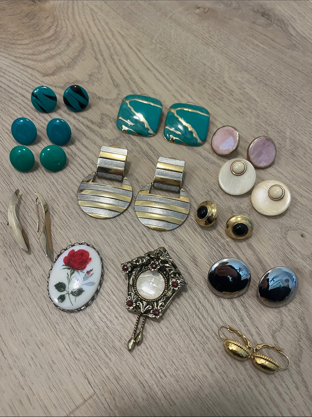 Vintage Assorted Women’s Fashion Earrings, broach and pendant